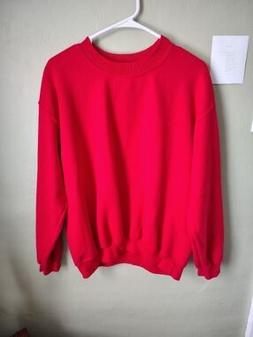 Gildan Size Medium Red Pullover Sweatshirt